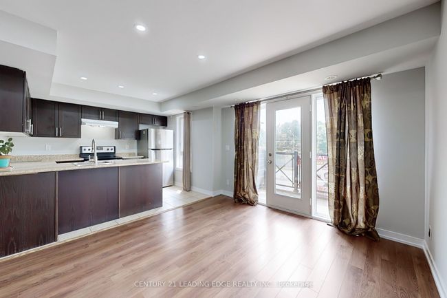 107 - 2 Dunsheath Way, Condo with 2 bedrooms, 2 bathrooms and 1 parking in Markham ON | Image 5