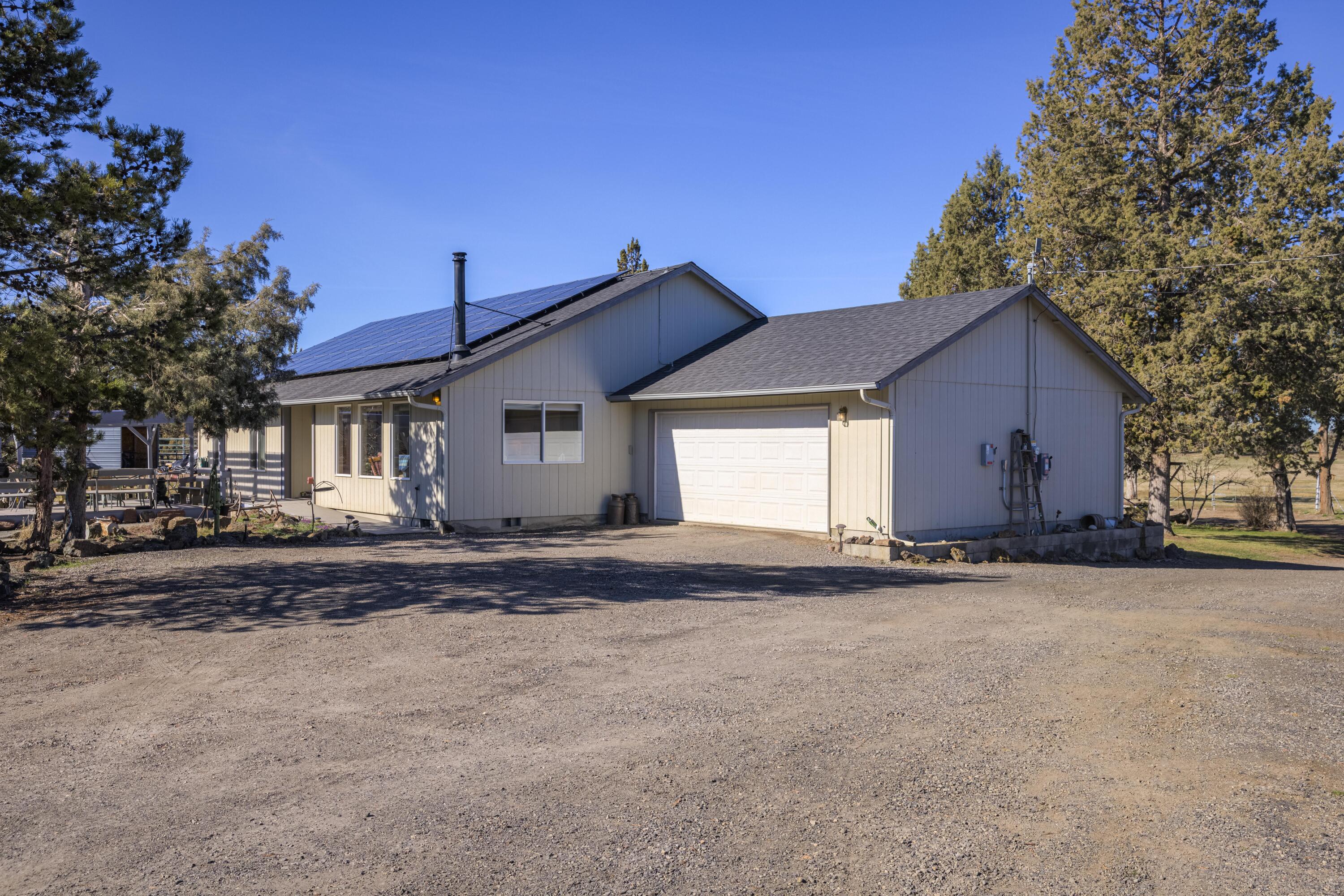 41st St, Redmond, OR 97756