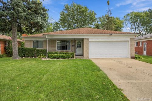 33642 Colfax Dr, Sterling Heights, MI, 48310-6046 | Card Image