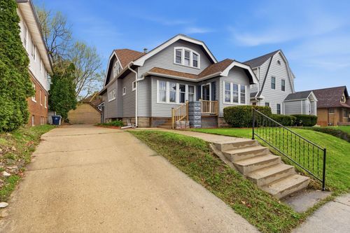 2909 N 55th St, Milwaukee, WI, 53210-1562 | Card Image