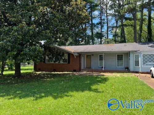 6101 Valley Park Dr Nw, Huntsville, AL, 35810-1440 | Card Image
