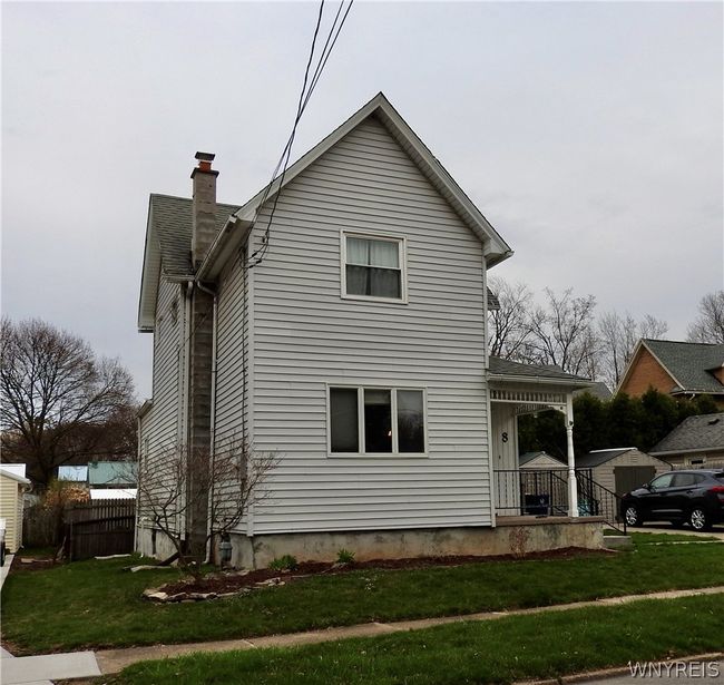 8 Mccue Avenue, House other with 3 bedrooms, 1 bathrooms and null parking in Lockport-City NY | Image 2