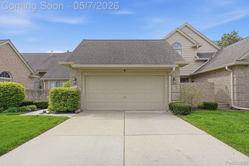 42626 Christina Dr, Sterling Heights, MI, 48313-2617 | Card Image