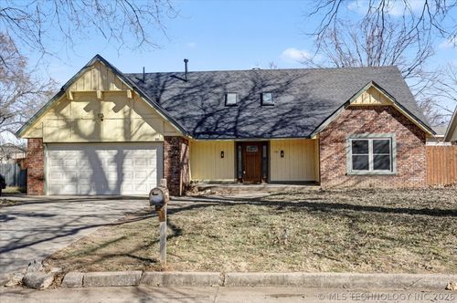 304 W Albuquerque St, Broken Arrow, OK, 74011-6601 | Card Image