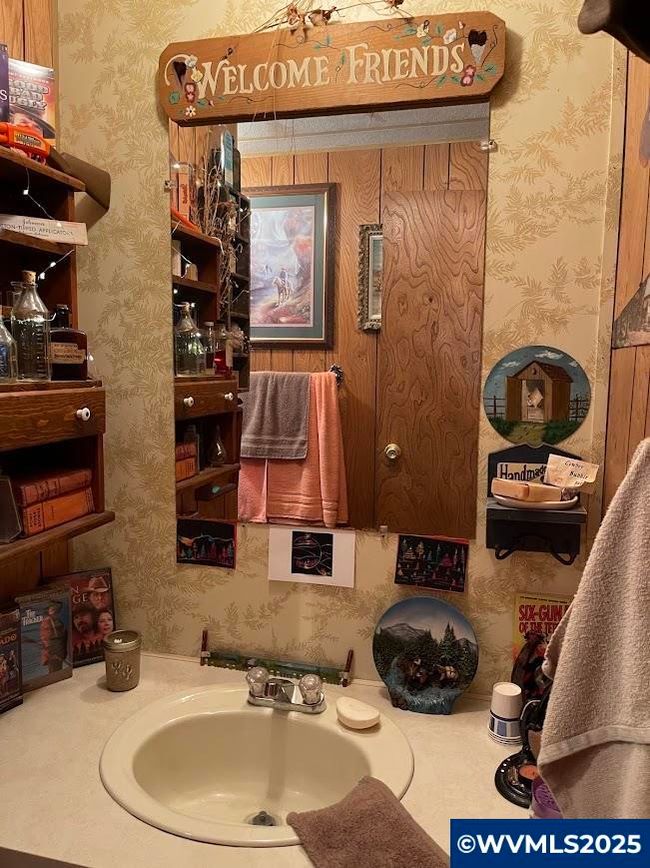 731 Nw Sunset Ct, House other with 3 bedrooms, 2 bathrooms and null parking in Mill City OR | Image 16
