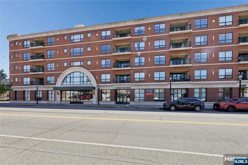 1 Orient Way, Rutherford, NJ, 07070-2524 | Card Image
