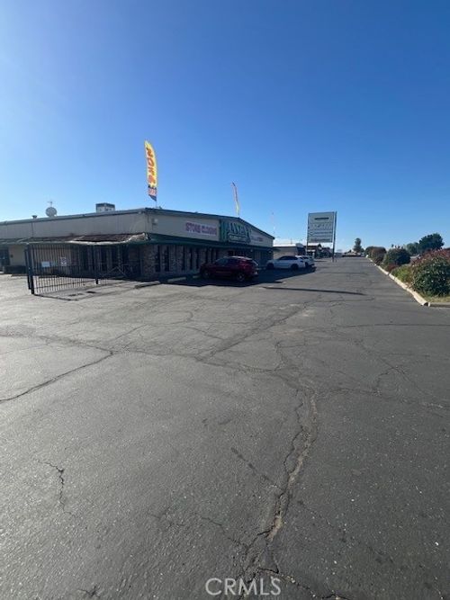 6109 N Winton Way, Winton, CA, 95388-9515 | Card Image