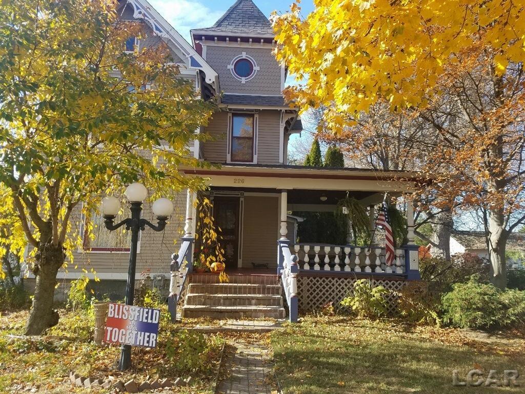 Giles Ave, Blissfield, MI 49228