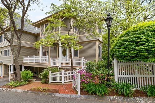 apt-5-21 Pine St, Manchester, MA, 01944-1053 | Card Image