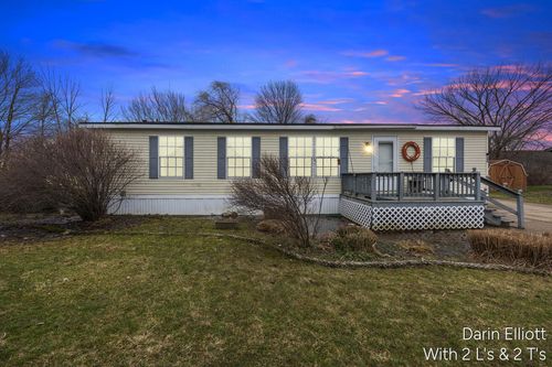 280 W Scarlet Oak Drive, Coopersville, MI, 49404 | Card Image