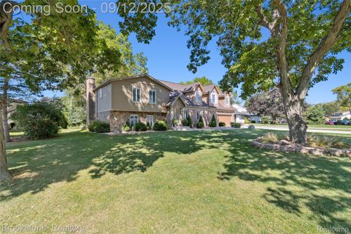 28678 Chatham Rd, Grosse Ile, MI, 48138-2055 | Card Image