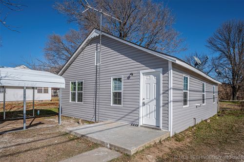 221 N Walnut, Stratford, OK, 74872 | Card Image