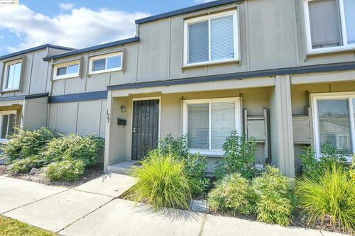 137 Rainier Ln, Antioch, CA, 94509-5672 | Card Image
