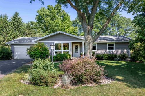 4664 Hawthorne Court, MIDDLETON, WI, 53562 | Card Image