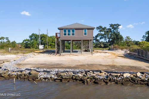 6509 Belle Fontaine Dr, Ocean Springs, MS, 39564-7943 | Card Image