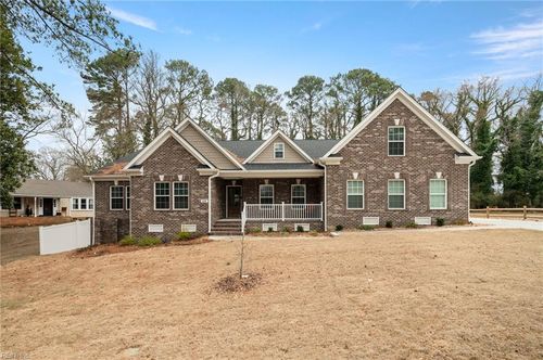 49 James River Ln, Newport News, VA, 23606-2118 | Card Image