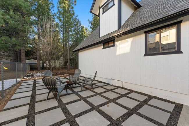 41605 Swan Dr, House other with 3 bedrooms, 2 bathrooms and 2 parking in Big Bear Lake CA | Image 23