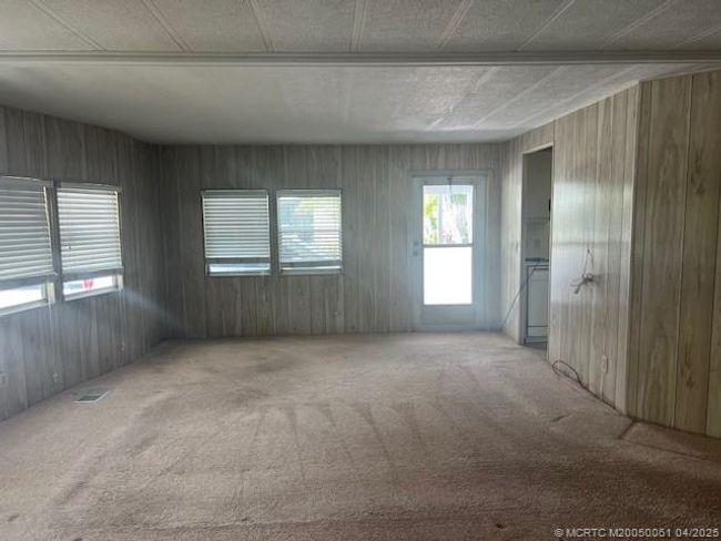 6118 N Joshua Ln, House other with 2 bedrooms, 2 bathrooms and 1 parking in Lantana FL | Image 13