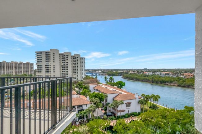PH10 - 4750 S Ocean Blvd, Condo with 2 bedrooms, 2 bathrooms and null parking in Highland Beach FL | Image 9