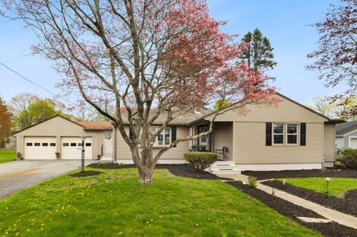 200 Glen Dr, Warwick, RI, 02889-8453 | Card Image
