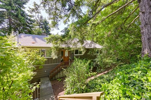 1025 Greenridge Cres, Saanich, BC, V8X3B8 | Card Image