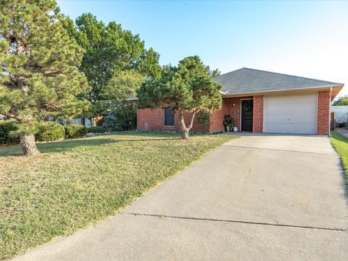 126 Black Forest Dr, Weatherford, TX, 76086-5916 | Card Image
