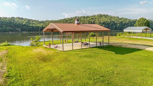 753 River Front Dr, Clifton, TN, 38425-1008 | Card Image