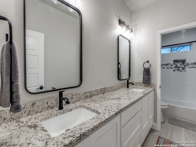 164 Crescent Rdg, House other with 4 bedrooms, 3 bathrooms and null parking in Adkins TX | Image 14