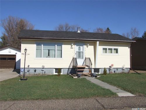 561 Dome Cres, Burstall, SK, S0N0H0 | Card Image