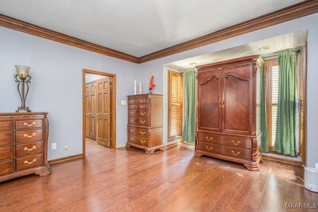 Bay windows and plantation shutters | Image 44