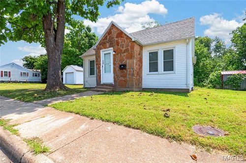 360 W 5th St, Lebanon, MO, 65536-2724 | Card Image