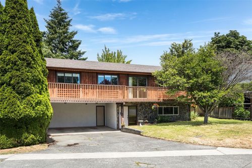 1655 Hybury Pl, Saanich, BC, V8N5L3 | Card Image