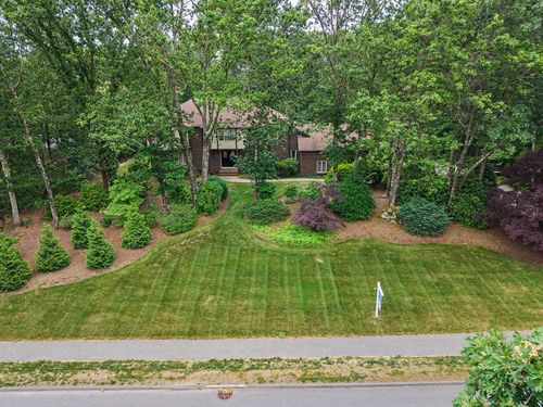 42 Eisenhower Dr, Sharon, MA, 02067-2427 | Card Image