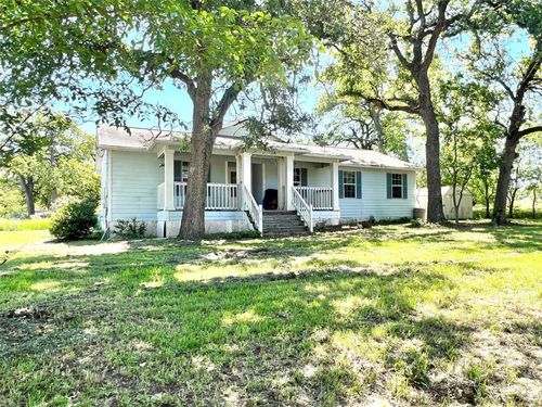 2105 W Gillis Ave, Cameron, TX, 76520-3656 | Card Image