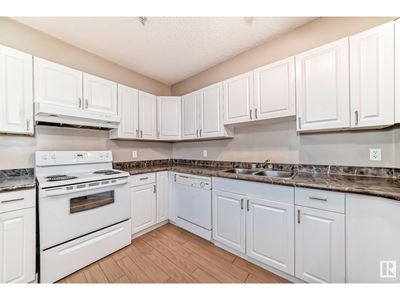 307 - 8117 114 Ave Nw, Condo with 2 bedrooms, 1 bathrooms and null parking in Edmonton AB | Image 3