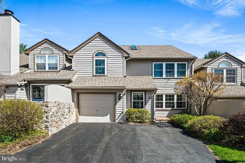 28-28 Manchester Ct, BERWYN, PA, 19312-1863 | Card Image