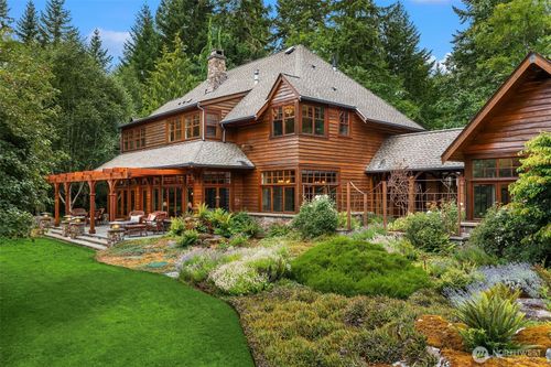 18005 115th Ave Sw, Vashon, WA, 98070-4701 | Card Image