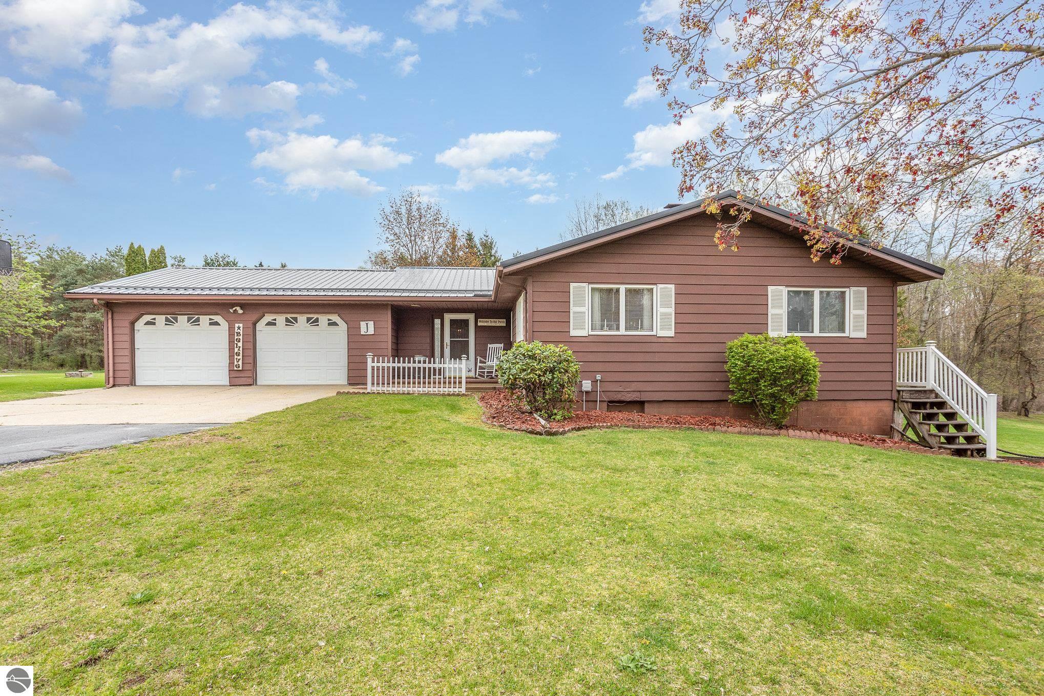 Nottawa Rd, Riverdale, MI 48877