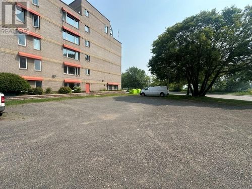 235 Ross St, Thunder Bay, ON, P7E1A3 | Card Image