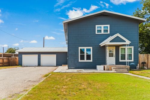 1407 Japonica Dr, Denver City, TX, 79323-2433 | Card Image