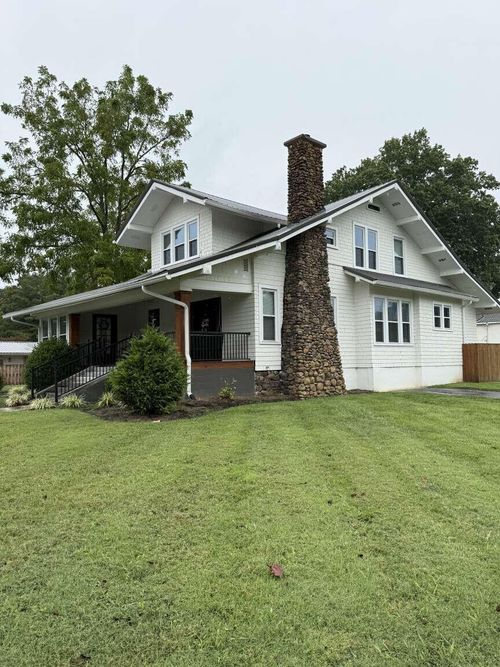 2702 Cumberland Ave, Middlesboro, KY, 40965-1538 | Card Image