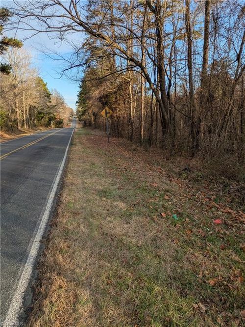 238 Spur Rd, Greensboro, NC, 27406-8942 | Card Image