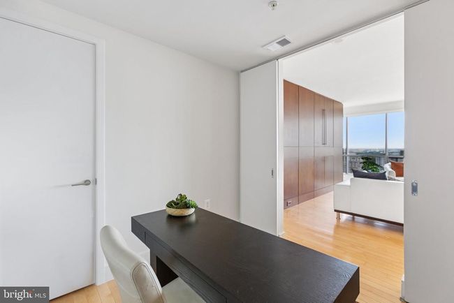 APT-1005 - 2001 15 Th St N, Condo with 2 bedrooms, 2 bathrooms and null parking in ARLINGTON VA | Image 24