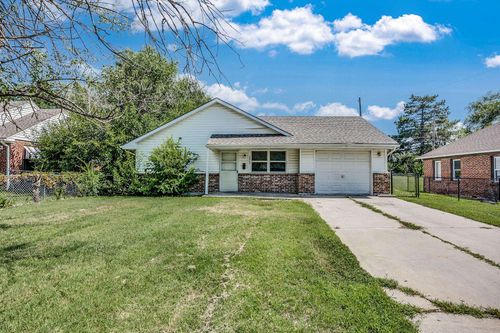 2915 E Shadybrook Ln, Wichita, KS, 67214-2345 | Card Image