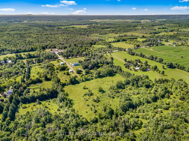 19285B County Rd, House other with 4 bedrooms, 2 bathrooms and 8 parking in Dunvegan ON | Image 27