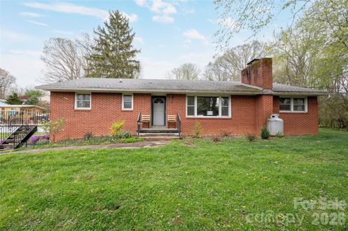 19 Wentworth Ave, Asheville, NC, 28803-9693 | Card Image