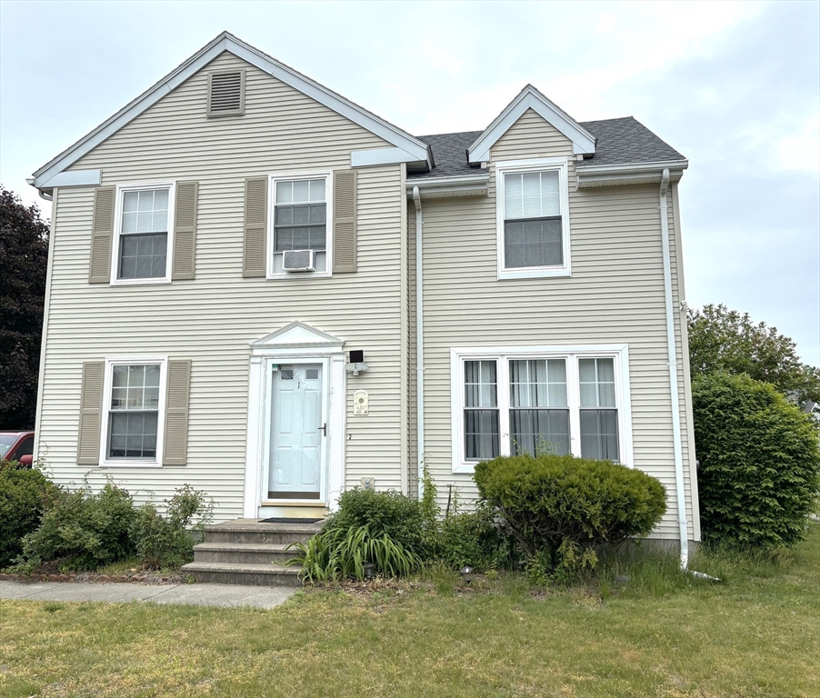 Laurence Ln, East Longmeadow, MA 01028