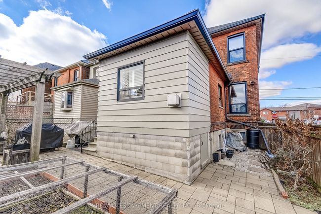 24 Ray St N, House other with 5 bedrooms, 3 bathrooms and 4 parking in Hamilton ON | Image 34