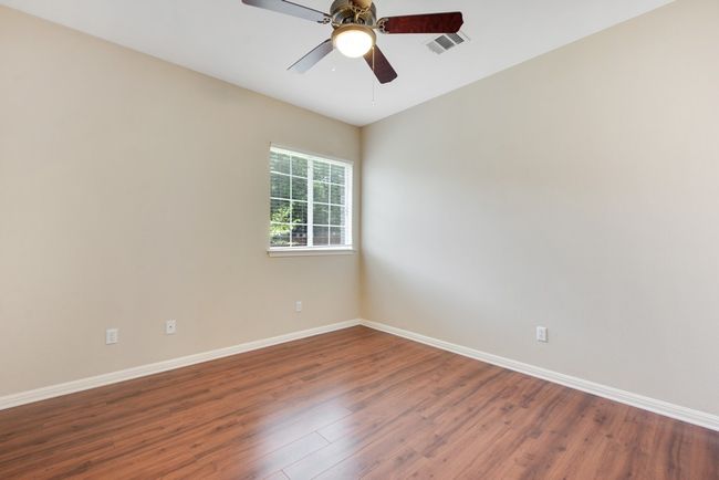 Secondary bedroom. | Image 28