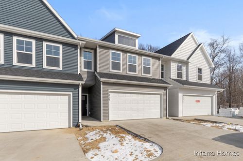 46-3327 Kings River St Sw, Wyoming, MI, 49418-8822 | Card Image